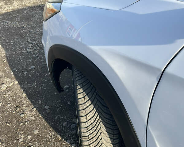 Белый Хендай Туксон, объемом двигателя 2 л и пробегом 148 тыс. км за 17850 $, фото 14 на Automoto.ua