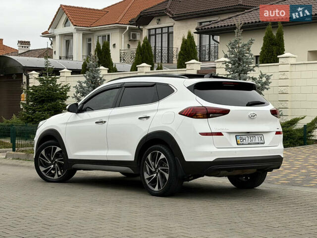 Белый Хендай Туксон, объемом двигателя 2 л и пробегом 50 тыс. км за 23800 $, фото 32 на Automoto.ua
