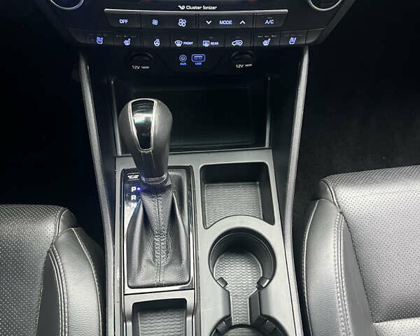 Білий Хендай Туксон, об'ємом двигуна 2 л та пробігом 136 тис. км за 22900 $, фото 15 на Automoto.ua