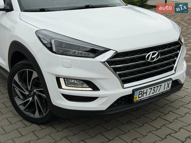 Белый Хендай Туксон, объемом двигателя 2 л и пробегом 50 тыс. км за 23800 $, фото 41 на Automoto.ua