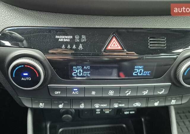 Белый Хендай Туксон, объемом двигателя 2 л и пробегом 42 тыс. км за 23900 $, фото 21 на Automoto.ua