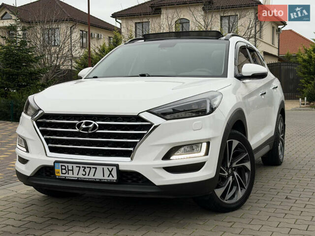 Белый Хендай Туксон, объемом двигателя 2 л и пробегом 50 тыс. км за 23800 $, фото 15 на Automoto.ua