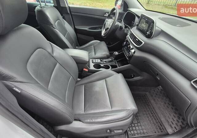 Белый Хендай Туксон, объемом двигателя 2 л и пробегом 42 тыс. км за 23900 $, фото 5 на Automoto.ua