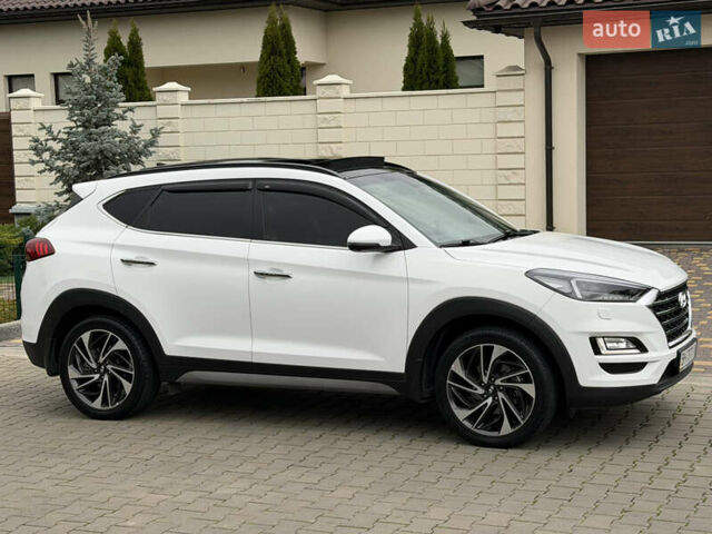 Белый Хендай Туксон, объемом двигателя 2 л и пробегом 50 тыс. км за 23800 $, фото 36 на Automoto.ua