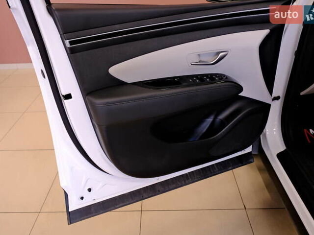 Белый Хендай Туксон, объемом двигателя 2 л и пробегом 160 тыс. км за 29900 $, фото 38 на Automoto.ua