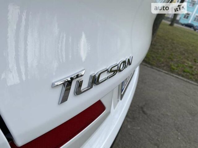 Білий Хендай Туксон, об'ємом двигуна 2 л та пробігом 46 тис. км за 23800 $, фото 31 на Automoto.ua
