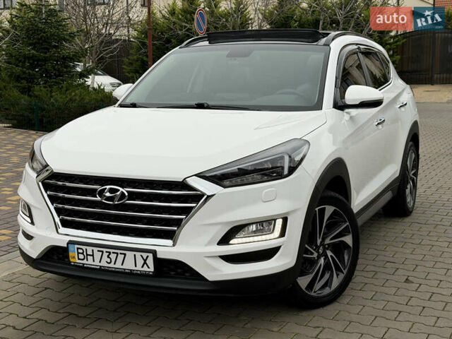 Белый Хендай Туксон, объемом двигателя 2 л и пробегом 50 тыс. км за 23800 $, фото 18 на Automoto.ua