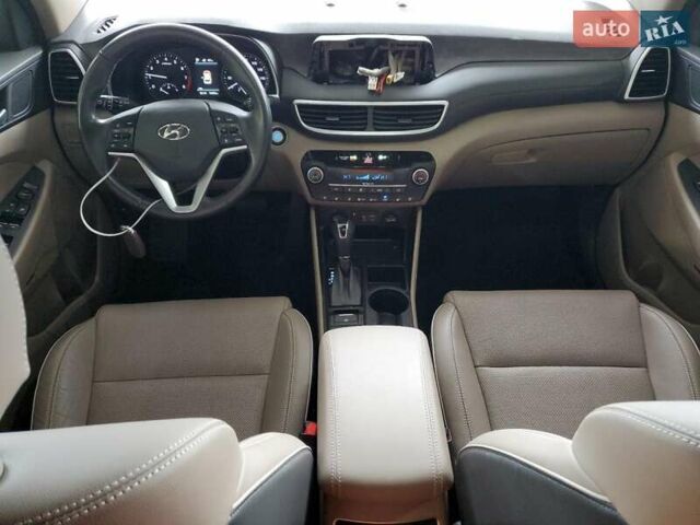 Белый Хендай Туксон, объемом двигателя 2.4 л и пробегом 20 тыс. км за 4100 $, фото 7 на Automoto.ua