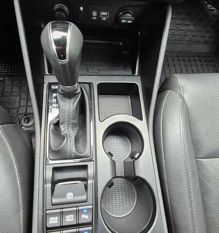 Белый Хендай Туксон, объемом двигателя 2 л и пробегом 42 тыс. км за 23900 $, фото 16 на Automoto.ua