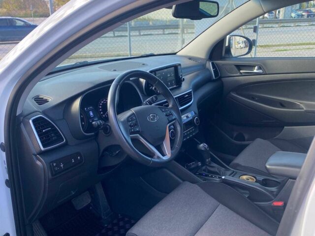 Белый Хендай Туксон, объемом двигателя 1.6 л и пробегом 77 тыс. км за 15700 $, фото 17 на Automoto.ua