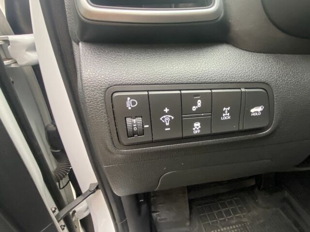 Білий Хендай Туксон, об'ємом двигуна 2 л та пробігом 50 тис. км за 21999 $, фото 12 на Automoto.ua