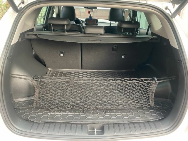 Білий Хендай Туксон, об'ємом двигуна 2 л та пробігом 50 тис. км за 21999 $, фото 16 на Automoto.ua