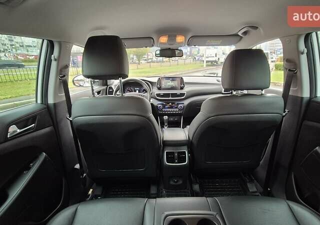 Белый Хендай Туксон, объемом двигателя 2 л и пробегом 42 тыс. км за 23900 $, фото 11 на Automoto.ua