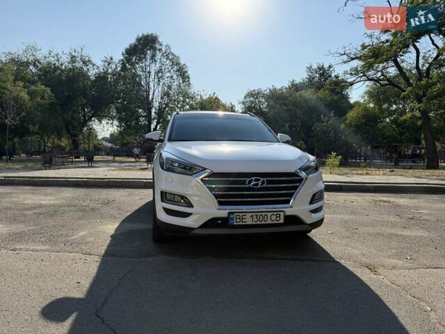 Білий Хендай Туксон, об'ємом двигуна 2 л та пробігом 86 тис. км за 28000 $, фото 1 на Automoto.ua