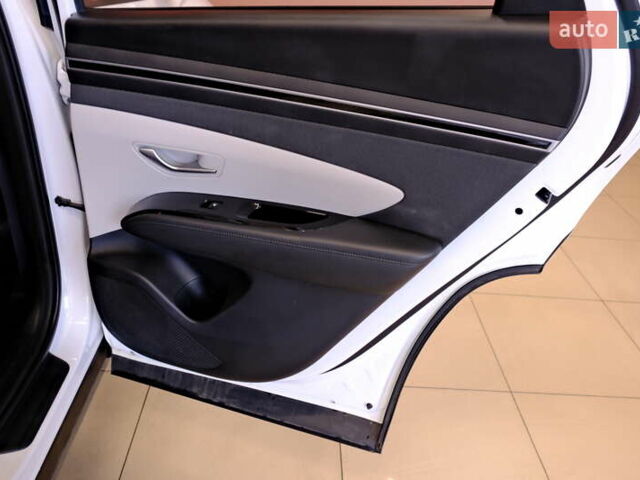 Белый Хендай Туксон, объемом двигателя 2 л и пробегом 160 тыс. км за 29900 $, фото 46 на Automoto.ua