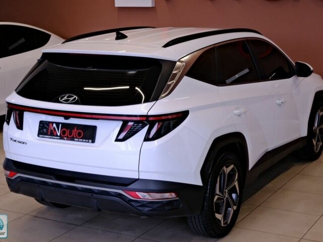 Белый Хендай Туксон, объемом двигателя 2 л и пробегом 160 тыс. км за 29900 $, фото 4 на Automoto.ua