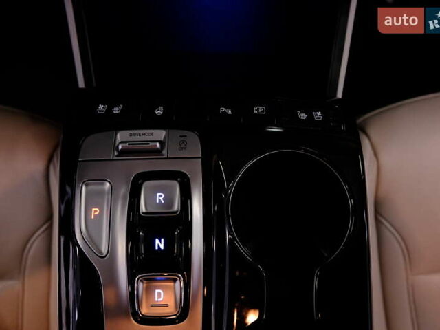 Белый Хендай Туксон, объемом двигателя 2 л и пробегом 160 тыс. км за 29900 $, фото 26 на Automoto.ua