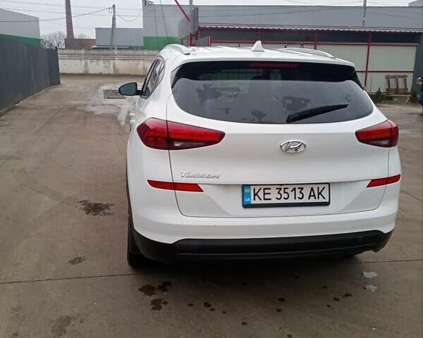 Білий Хендай Туксон, об'ємом двигуна 2 л та пробігом 73 тис. км за 23000 $, фото 9 на Automoto.ua