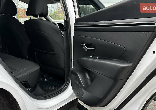 Белый Хендай Туксон, объемом двигателя 2 л и пробегом 123 тыс. км за 22800 $, фото 35 на Automoto.ua