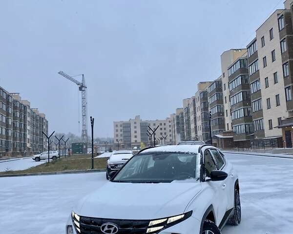 Белый Хендай Туксон, объемом двигателя 1.6 л и пробегом 60 тыс. км за 34500 $, фото 1 на Automoto.ua