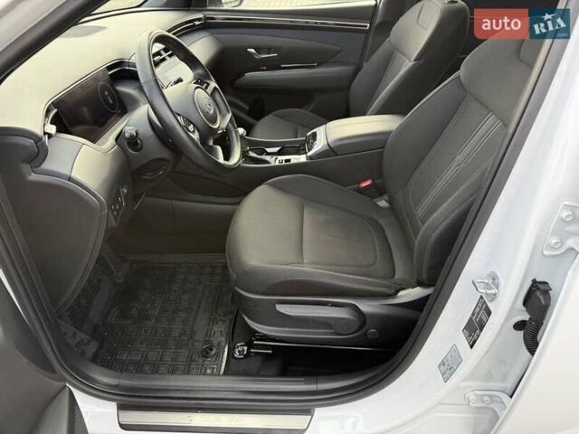 Белый Хендай Туксон, объемом двигателя 2 л и пробегом 41 тыс. км за 23950 $, фото 14 на Automoto.ua