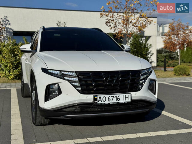 Белый Хендай Туксон, объемом двигателя 2 л и пробегом 147 тыс. км за 23700 $, фото 23 на Automoto.ua