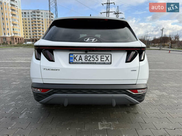 Белый Хендай Туксон, объемом двигателя 2 л и пробегом 41 тыс. км за 24650 $, фото 4 на Automoto.ua