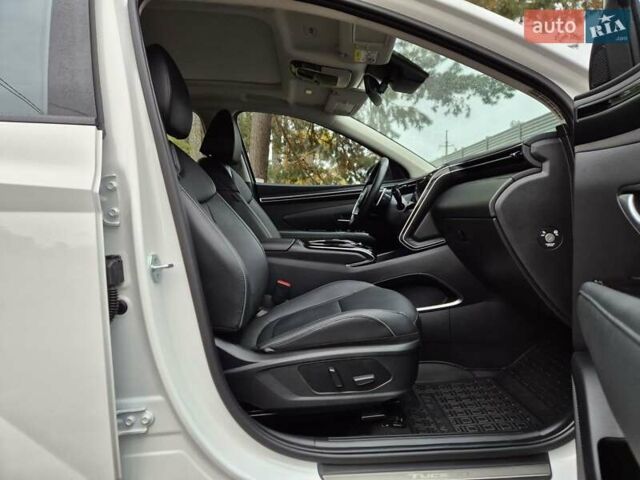 Білий Хендай Туксон, об'ємом двигуна 1.6 л та пробігом 41 тис. км за 33600 $, фото 42 на Automoto.ua