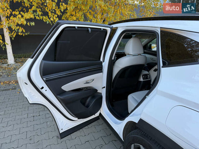 Білий Хендай Туксон, об'ємом двигуна 2 л та пробігом 37 тис. км за 28500 $, фото 18 на Automoto.ua