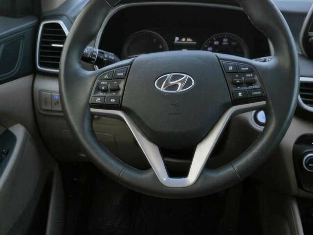 Белый Хендай Туксон, объемом двигателя 2.4 л и пробегом 21 тыс. км за 9800 $, фото 5 на Automoto.ua