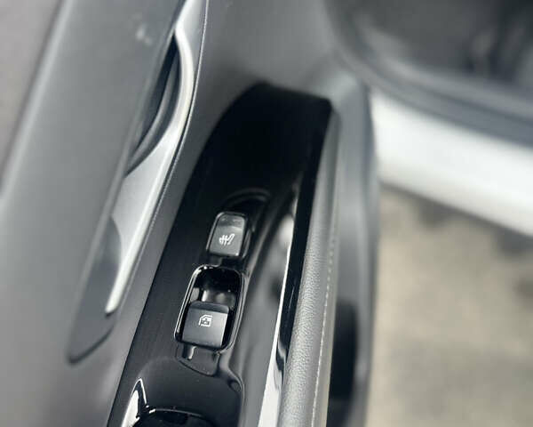 Білий Хендай Туксон, об'ємом двигуна 1.6 л та пробігом 95 тис. км за 31000 $, фото 26 на Automoto.ua