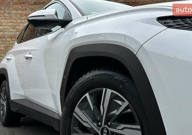 Белый Хендай Туксон, объемом двигателя 2 л и пробегом 123 тыс. км за 22800 $, фото 11 на Automoto.ua