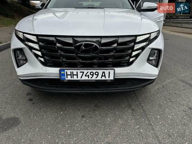 Белый Хендай Туксон, объемом двигателя 2 л и пробегом 107 тыс. км за 29500 $, фото 20 на Automoto.ua