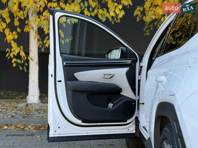 Білий Хендай Туксон, об'ємом двигуна 2 л та пробігом 37 тис. км за 28500 $, фото 8 на Automoto.ua