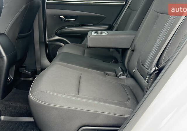 Білий Хендай Туксон, об'ємом двигуна 2 л та пробігом 67 тис. км за 24500 $, фото 31 на Automoto.ua