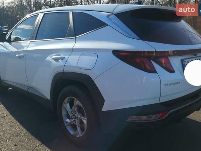 Белый Хендай Туксон, объемом двигателя 2 л и пробегом 108 тыс. км за 27999 $, фото 5 на Automoto.ua