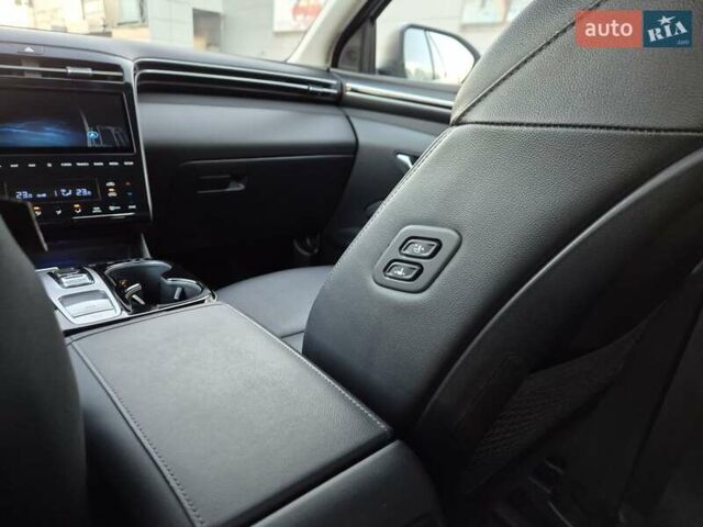 Білий Хендай Туксон, об'ємом двигуна 1.6 л та пробігом 42 тис. км за 32500 $, фото 58 на Automoto.ua