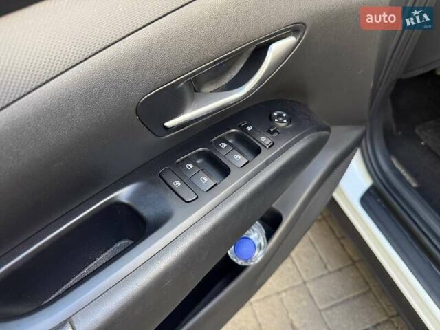 Белый Хендай Туксон, объемом двигателя 1.6 л и пробегом 69 тыс. км за 28990 $, фото 10 на Automoto.ua