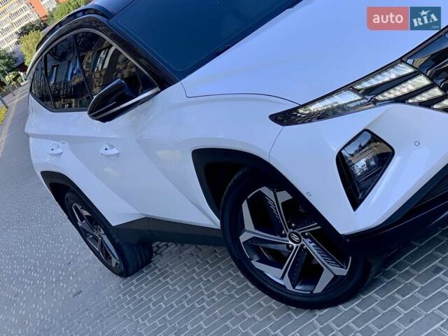Белый Хендай Туксон, объемом двигателя 1.6 л и пробегом 97 тыс. км за 32800 $, фото 2 на Automoto.ua