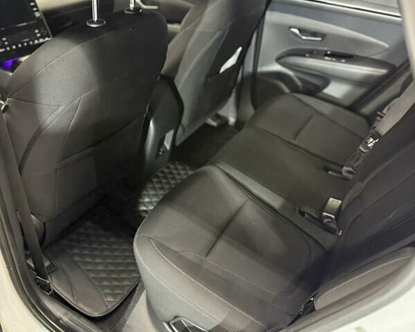 Белый Хендай Туксон, объемом двигателя 2 л и пробегом 96 тыс. км за 23500 $, фото 6 на Automoto.ua