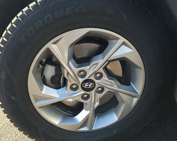 Белый Хендай Туксон, объемом двигателя 2 л и пробегом 108 тыс. км за 27999 $, фото 19 на Automoto.ua