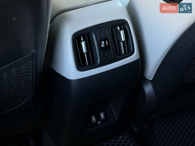 Білий Хендай Туксон, об'ємом двигуна 2 л та пробігом 37 тис. км за 28500 $, фото 20 на Automoto.ua