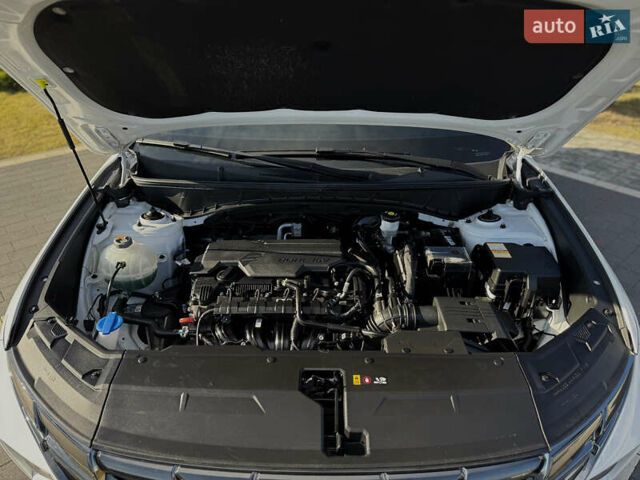 Белый Хендай Туксон, объемом двигателя 2 л и пробегом 147 тыс. км за 23700 $, фото 91 на Automoto.ua