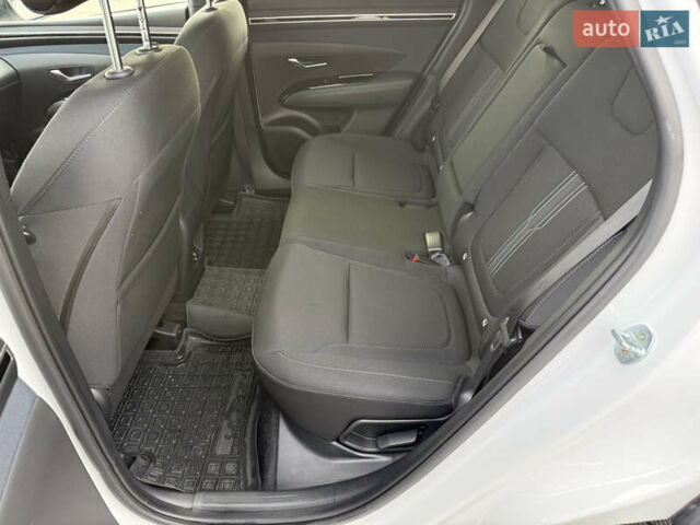 Белый Хендай Туксон, объемом двигателя 2 л и пробегом 41 тыс. км за 24650 $, фото 18 на Automoto.ua