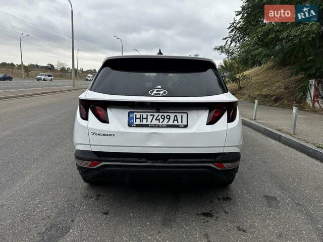 Белый Хендай Туксон, объемом двигателя 2 л и пробегом 107 тыс. км за 29500 $, фото 6 на Automoto.ua