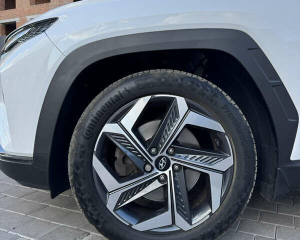 Белый Хендай Туксон, объемом двигателя 2 л и пробегом 58 тыс. км за 26900 $, фото 15 на Automoto.ua