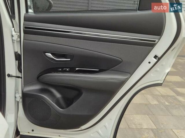 Білий Хендай Туксон, об'ємом двигуна 1.6 л та пробігом 41 тис. км за 33600 $, фото 64 на Automoto.ua
