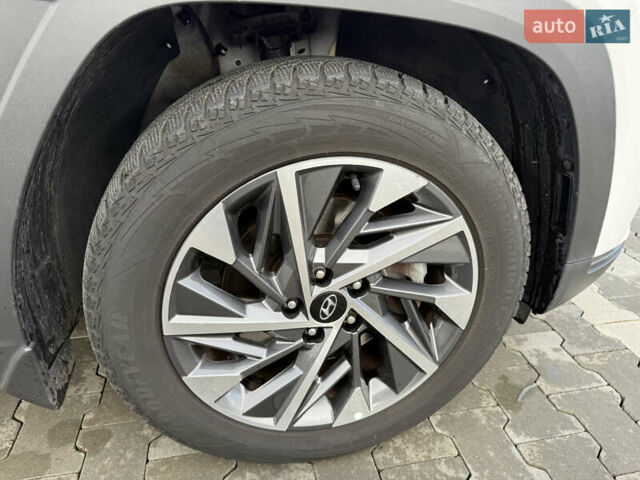 Белый Хендай Туксон, объемом двигателя 2 л и пробегом 41 тыс. км за 24650 $, фото 11 на Automoto.ua