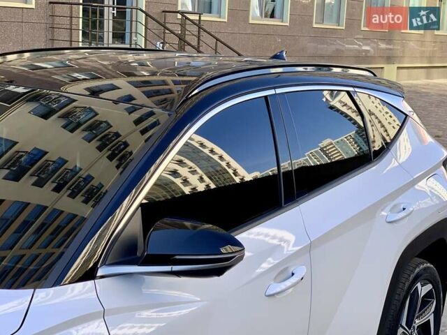 Белый Хендай Туксон, объемом двигателя 1.6 л и пробегом 97 тыс. км за 32800 $, фото 16 на Automoto.ua
