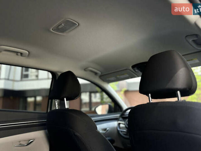 Белый Хендай Туксон, объемом двигателя 2.5 л и пробегом 47 тыс. км за 30000 $, фото 39 на Automoto.ua